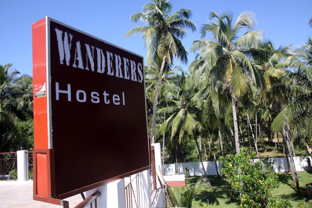 Wanderers Hostel Morjim Eksteriør bilde