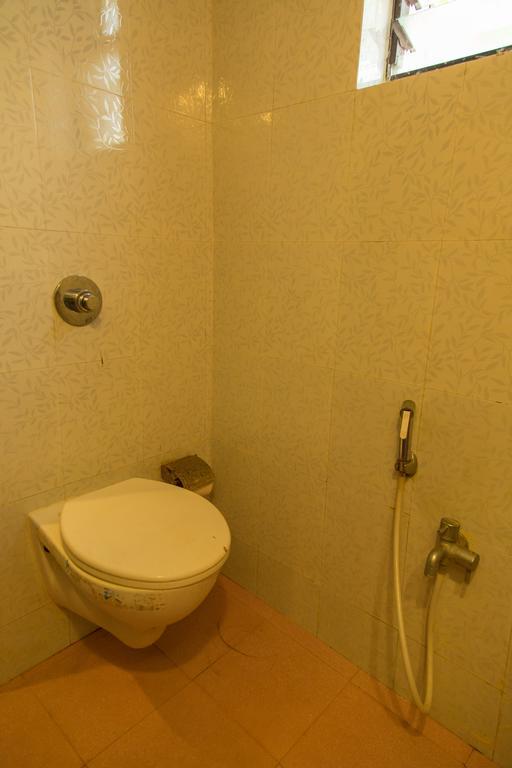 Wanderers Hostel Morjim Eksteriør bilde